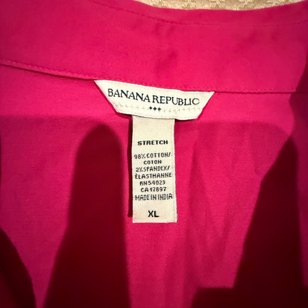 EUC-Banana Republic Fuchsia Button-Down Shirt - Picture 4 of 10